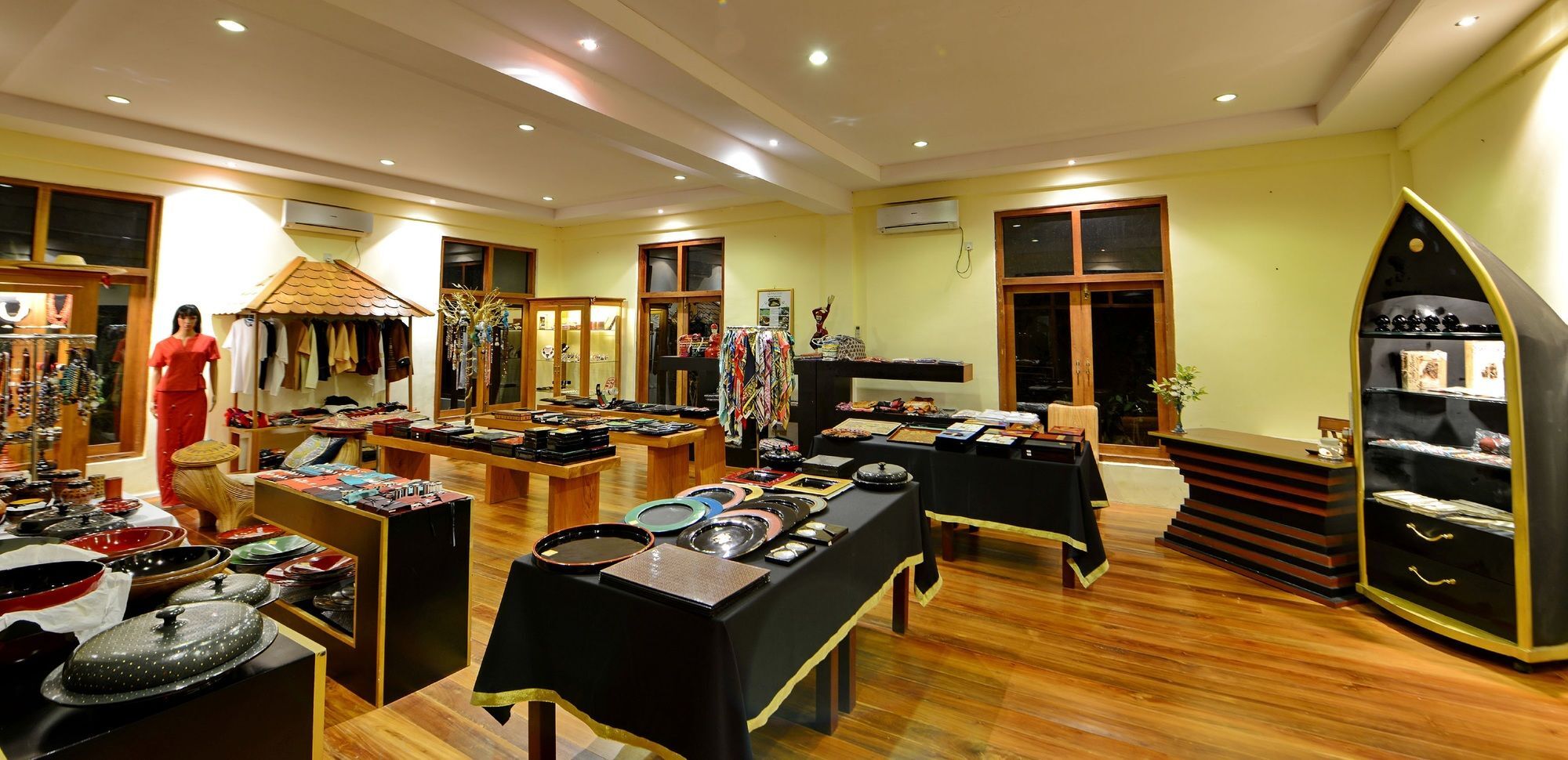 Aureum Palace Hotel & Resort Inle ยองชเว ภายนอก รูปภาพ