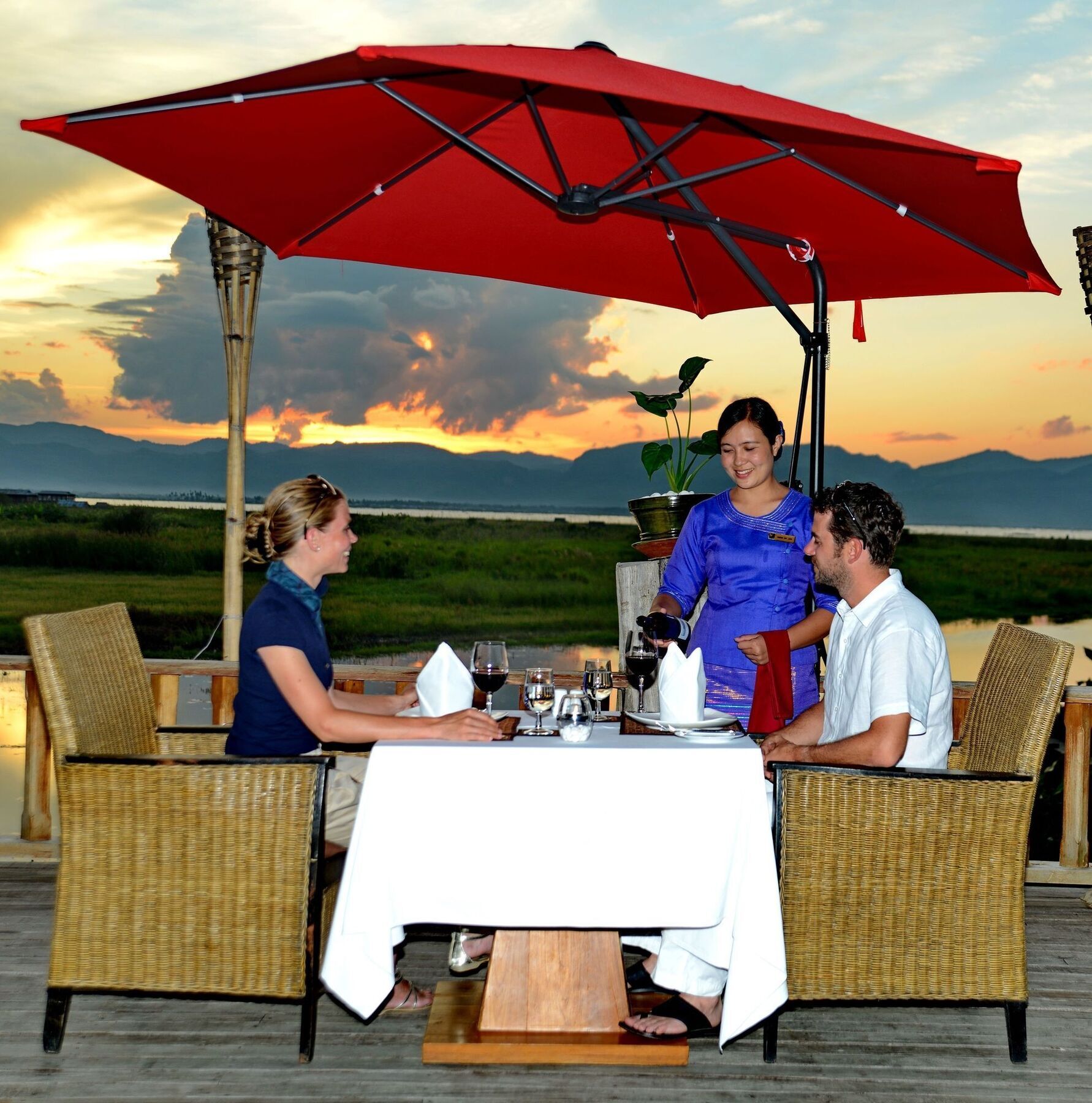 Aureum Palace Hotel & Resort Inle ยองชเว ภายนอก รูปภาพ